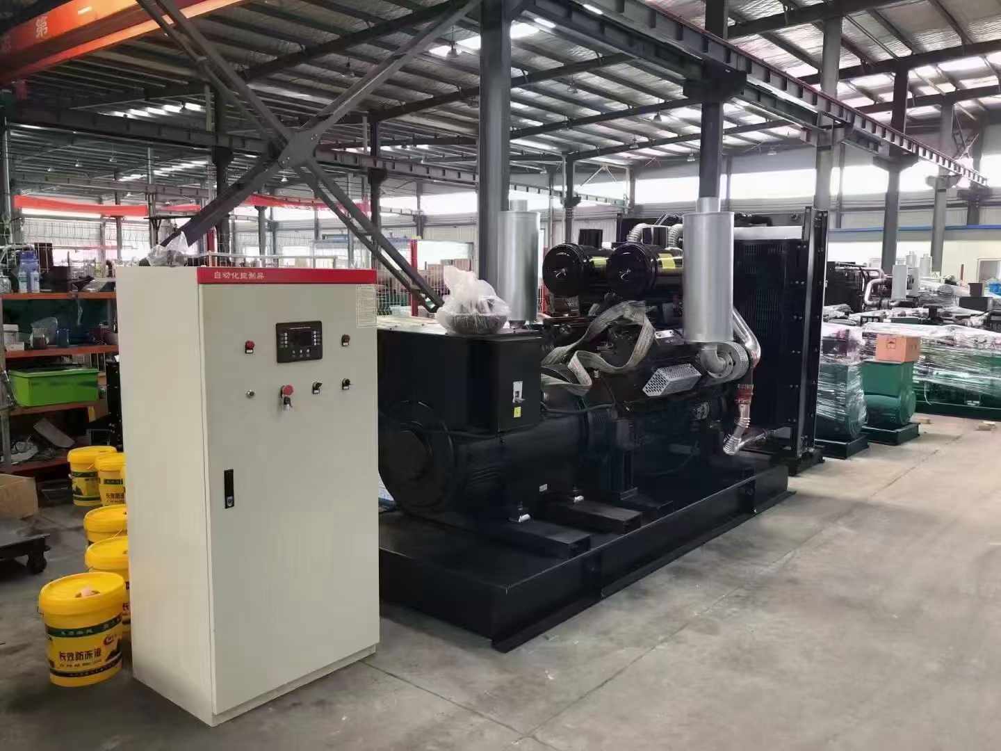 红旗柴油发电机运行时的噪音和振动水平如何?