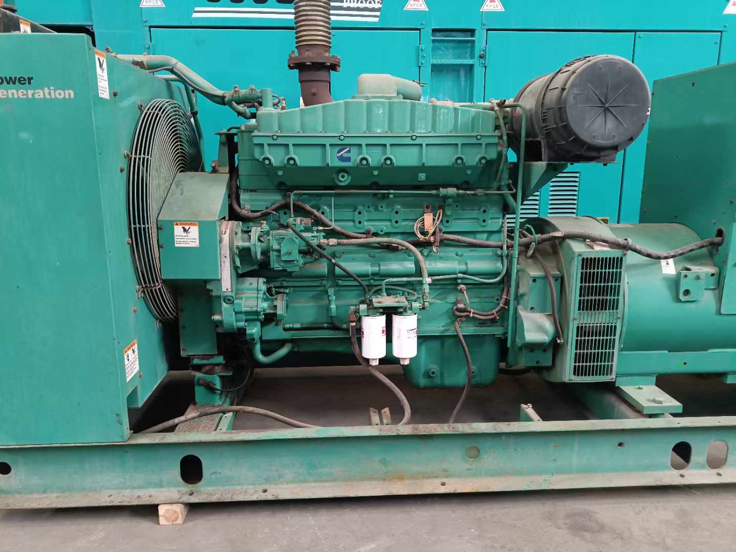 红旗过载会对 600kW 柴油发电机组造成哪些损害？