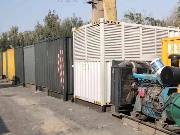 红旗200KW柴油发电机机组每小时油耗是多少？